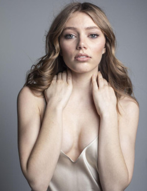 Grace Van Dien